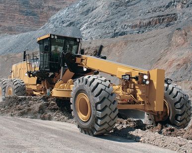 фото Аренда грейдера John Deere 670
