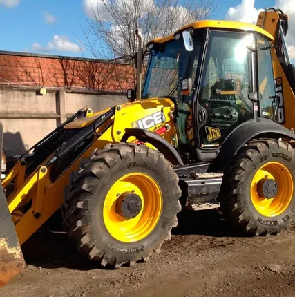 Фото №0 Аренда трактора, экскаватора погрузчика JSB 4CX и Caterpillar Услуги