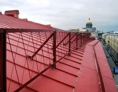 фото Кровельные ограждения (в т.ч. для плоской кровли)