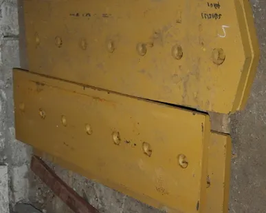 фото Нож средний 195-71-11654 (400-500HB) для техники Komatsu D 275 А
