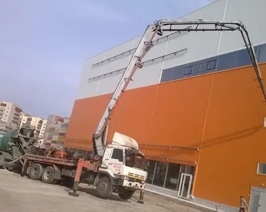фото Аренда автобетононасоса c вылетом стрелы 32 метра