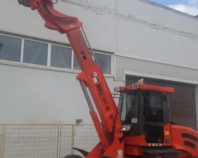 фото Погрузчик фронтальный одноковшовый Bull SL200T
