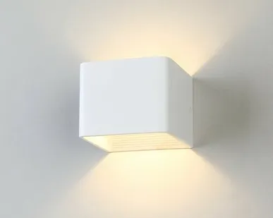 фото Настенный светодиодный светильник Corudo LED MRL LED 1060 белый