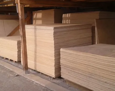 фото Фанера ФК 1525*1525 сорт 4/4 (Ярославль)