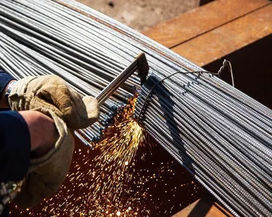 фото Порезка черного листового проката газом толщина 2 мм