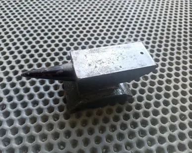 фото Наковальня мини. ЧиЗ. СССР