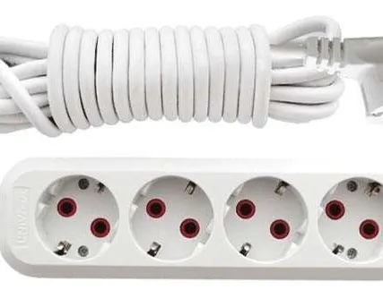 Фото №0 Удлинитель 4х5м с заземл. 10А IP20 У10-555 ПВС 3х0.75 UNIVersal 555-05