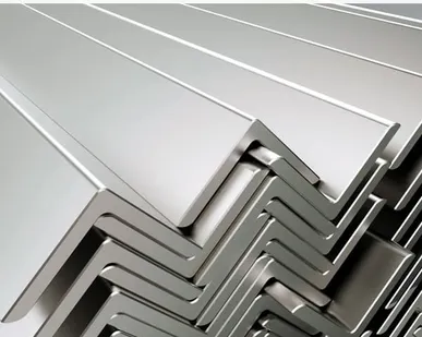 фото Уголок нержавеющий 30х30х3 мм AISI304