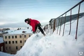 Фото №0 Уборка снега с крыш