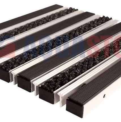 Фото №0 Алюминиево-ворсовый половик со скребком и щеткой (длиной до 4 м)