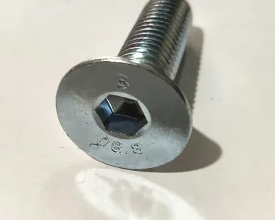 фото Винт с внутренним шестигранником ISO 10642 (DIN 7991), класс прочности 8.8, оцинкованная сталь