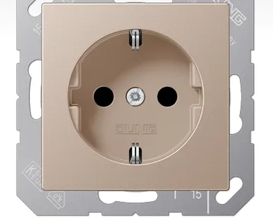 фото A1520CH JUNG штепсельная розетка SCHUKO 16A 250V~ с заземлением; шампань