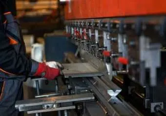 Фото №0 Резка металла гильотинная