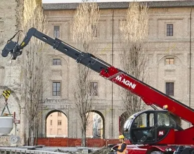фото Аренда телескопического погрузчика Magni RTH 5.21, Москва