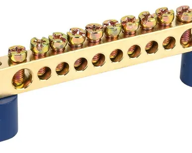 фото Шина N 'ноль' на двух угловых изоляторах ШНИ-8х12-10-У2-С IEK