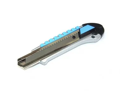 фото НОЖ 25мм. пласт. с сегмент. лезвием метал.направл.