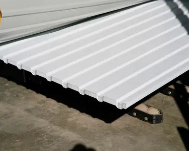 фото Профлист С-10 / белый / 0.45 мм. - RAL 9003 / Сигнальный белый - Глянцевая - с ЛКП - Второй - С-10 - Стандартные - Розница