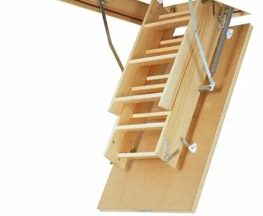 фото Чердачная лестница Fakro LWS Plus деревянная