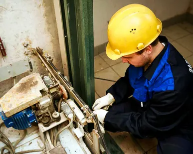 фото Монтаж, пуско-наладочные работы лифтов и лифтовой продукции