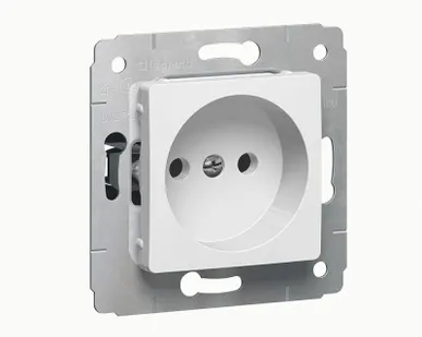 фото Механизм розетки 1-м СП Cariva 2К 16А 250В без заземл. IP20 бел. Leg 773616