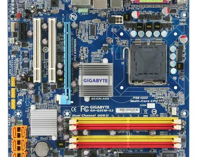 фото Материнская плата GIGABYTE