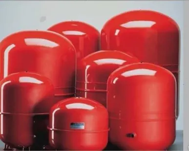 фото Расширительный бак 8л для отопления красный