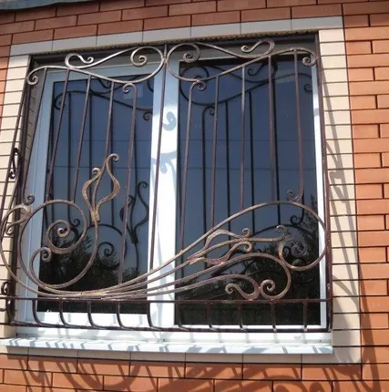 Фото №0 Кованые решетки