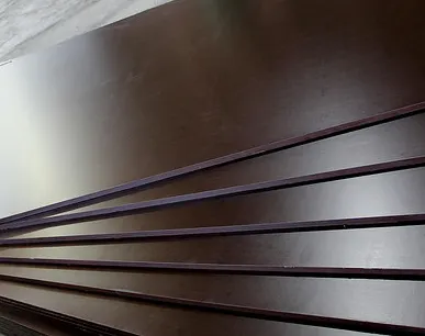 фото Фанера ламинированная Плайтерра (1220х2440х18мм)