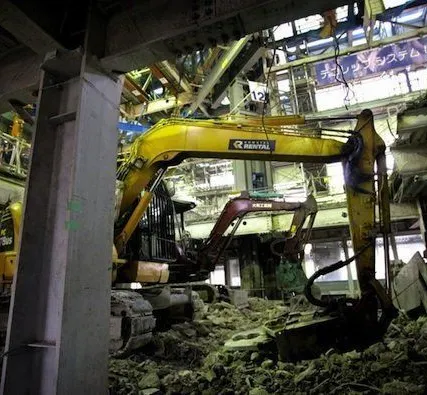 Фото №0 Демонтаж внутри здания