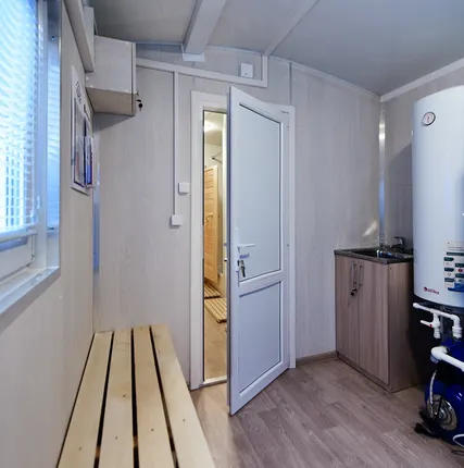 Фото №2 вагон-дом на прицеп-шасси сауна-душевая