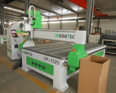 фото Станок фрезерный с ЧПУ Woodtec VP-1325 полуавтоматическая смена инструмента в Москве