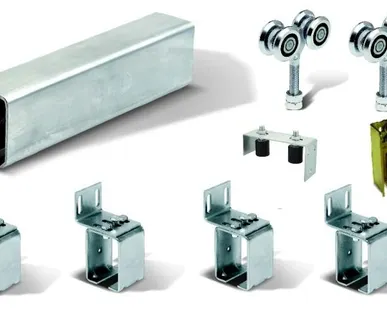 фото ТРУБА ДЛЯ ПОДВЕСНЫХ ВОРОТ ПО 8 МЕТРОВ (С ПРОРЕЗЬЮ )