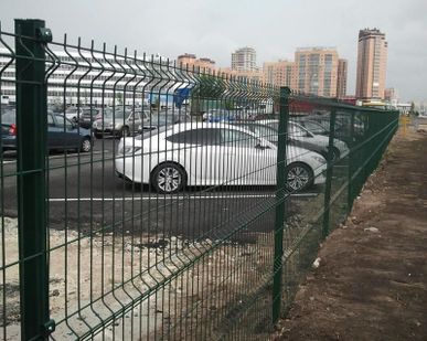 фото Забор из оцинкованной проволки