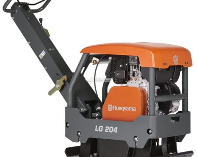 фото Виброплита HUSQVARNA LG 204 D дизельный двигатель HATZ, реверсивная