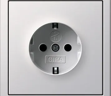 фото GIRA штепсельная розетка SCHUKO 16A 250V~ с заземлением; белая