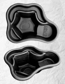 фото Декоративный садовый пруд 135 черный