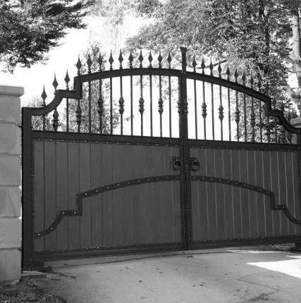 Фото №0 Ворота кованые "Застенчивые", арт. К.В.4