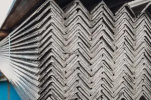 фото Уголок100х63х6 ГОСТ 8510-86