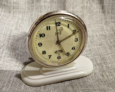 фото Часы будильник Дружба. СССР.