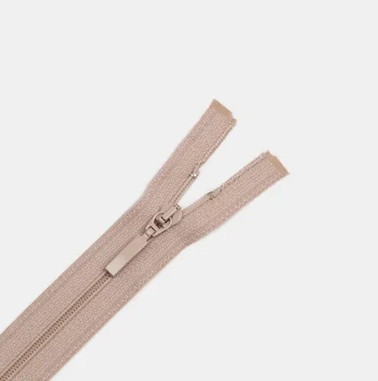 Фото №0 Молния спираль Т6 40см раз. бежевый