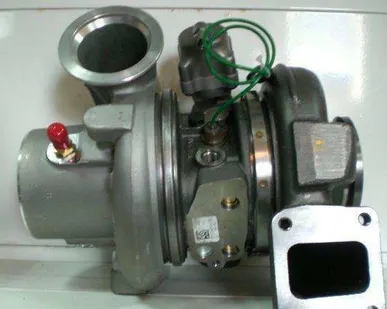 фото Турбокомпрессор Cummins HE551V HOLSET