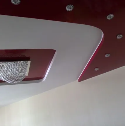 Фото №0 Натяжной потолок. Переход уровня