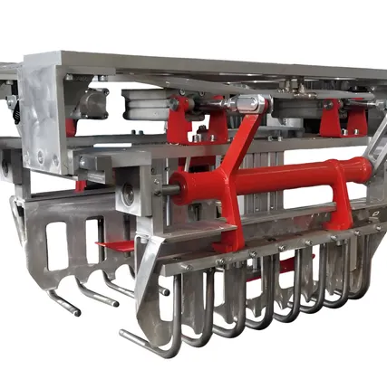 Фото №1 Клещевой захват для укладки мешков на поддоны промышленным роботом