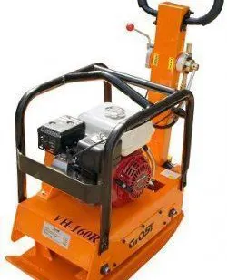 фото Виброплита реверсивного движения GROST VH 160R