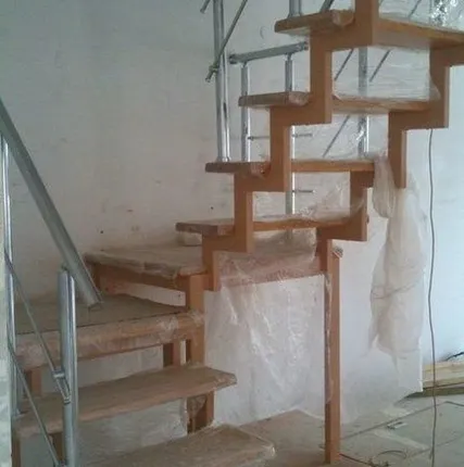 Фото №0 Лестница с поворотом