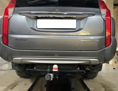 фото Mitsubishi Pajero Sport (4WD) с 2008 по 2016 г.в. и с 2016 г.в.