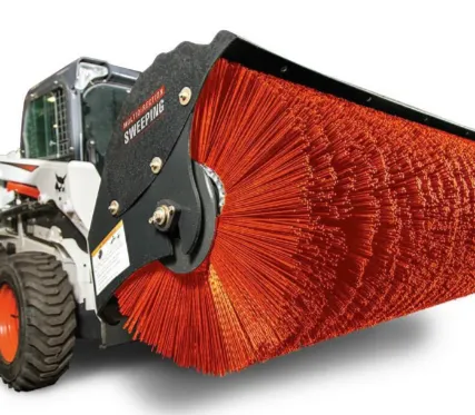 Фото №0 Услуги мини-погрузчика BobCat (щетка)