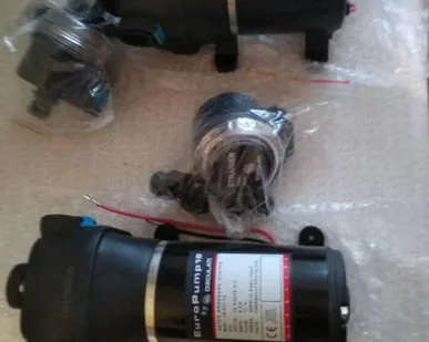 фото Насос водяной для дорожных катков 12V
