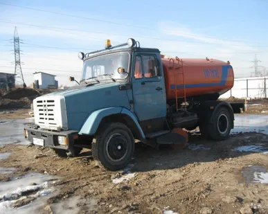 фото Услуги машины поливомоечной КО-713-01