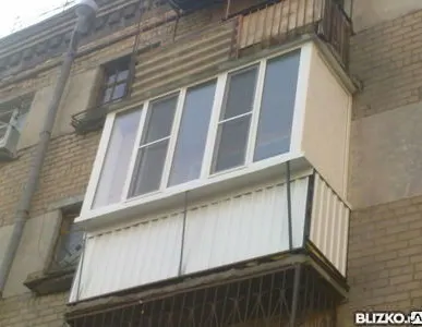 фото Балконы из П.В.Х профильная система Vektor 58 трехкамерная